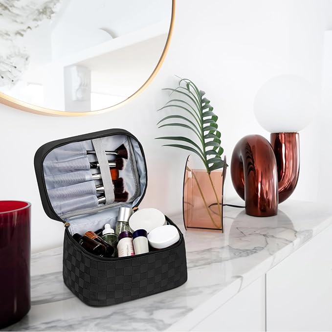 Hedume Set of 4 Makeup Bags, Black Leather Portable Travel Cosmetic Bag, Waterproof Cosmetic Bag Set, Multifunction Organizer Storage Bag for Makeup, Toiletries, Brushes and Accessories