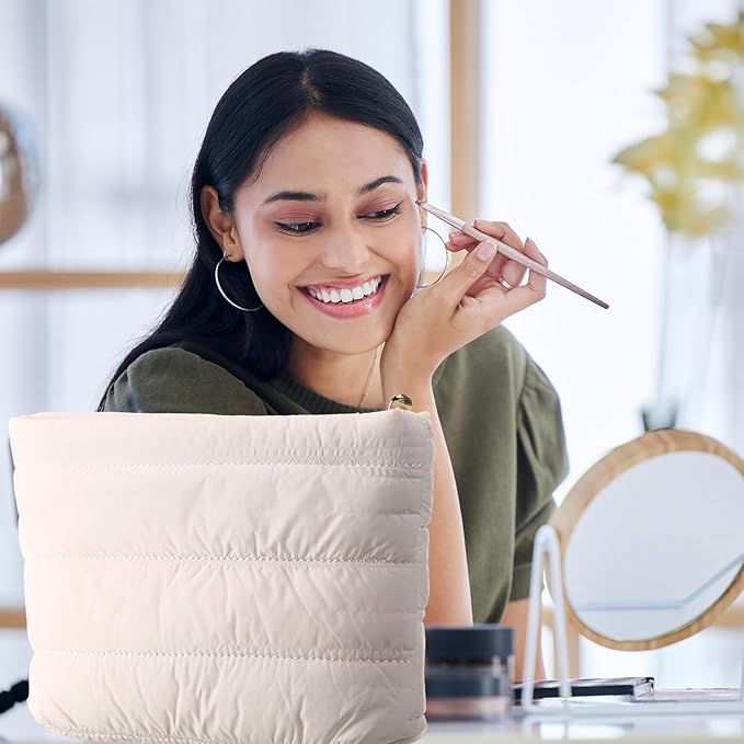 Hillban Puffy Quilted Makeup Bag Quilted Cosmetic Bag Cute Puffer Toiletry Checkered Pouch Aesthetic Travel Makeup Brushes Organizer(White,Classic Stripes)