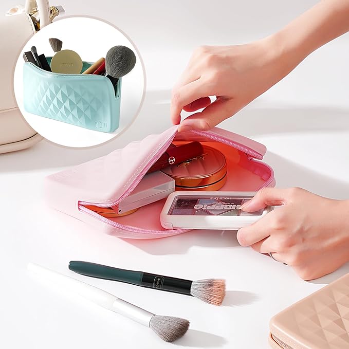 Silicone Makeup Brush Storage Bag,Travel Cosmetic Bag for Women,Zipper Cosmetic Bag,Organize The Beauty Tools For Easy Storage,The appearance of a diamond-shaped pattern. (Khaki)