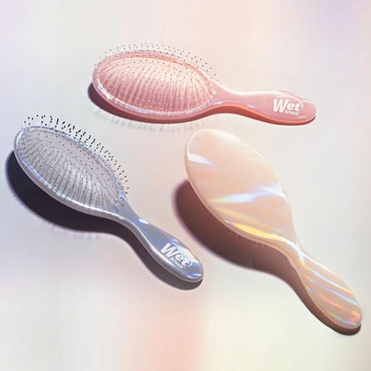Wet Brush Original Detangler, Chrome (Iridescence Icon), Ultra-Soft IntelliFlex Bristles Glide Through Tangles, Detagnling Hair Brush, All Hair Types (Wet & Dry), Women & Men, Limited Edition