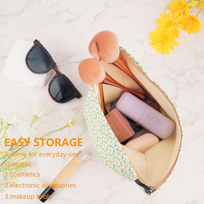 ZLFSRQ Flower Makeup Bag Travel Cute Floral Cosmetic Bag for Women Girls Small Pink Flower Makeup Zipper Portable Storage Toiletry Pouch for Purse Aesthetic Christmas Essential Cosmetic Organizer