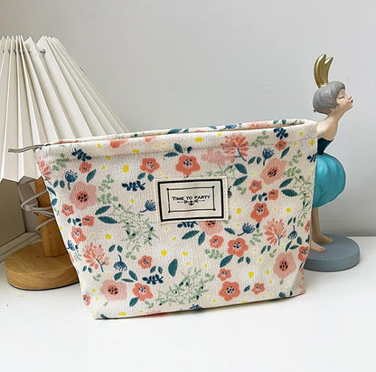 Flower Fabric Makeup Bag for Purse, Vintage Corduroy Cosmetic Pouch Bag, Portable Travel Handbag for Women Girls (Beige flowers)
