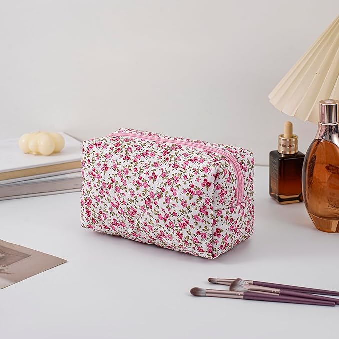 Makeup Bag Travel Cosmetic Bag for Women Girls, Zipper Make Up Pouch, Floral Flowers Toiletry Organizer Makeup, Portable Storage Cosmetic Travel Cloth Bag (Red Small Flower)