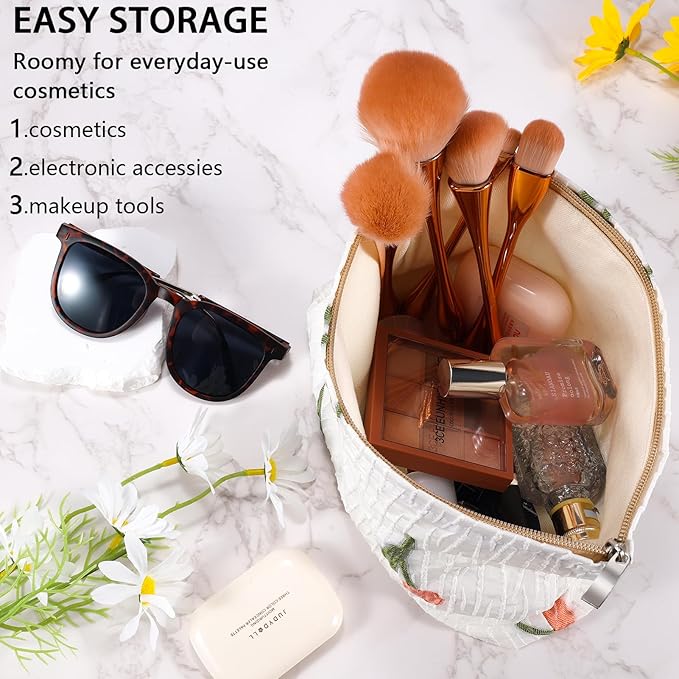 ZLFSRQ Tulip Makeup Bag for Women Floral Cosmetic Pouch for Purse Zipper Cosmetic Bags Large Capacity Quilted Canvas Cute Aesthetic Flower Makeup Bags Gift Travel Toiletry Makeup Organizer