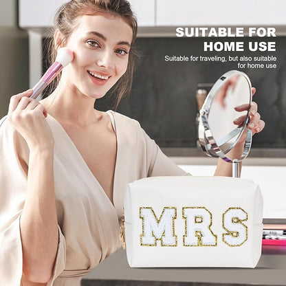 Bride Gifts MRS Patch Travel Makeup Bag Varsity Letter Cosmetic Toiletry Bag Letter Patches White Makeup PU Bag Bride Clutch Purse Waterproof Portable Zipper Organizer