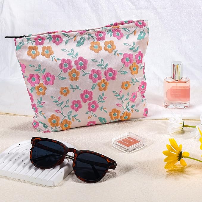 Daisy Flower Makeup Bag Travel Large Floral Cosmetic Bag for Women Cute Makeup Pouch Zipper Aesthetic Portable Toiletry Bags Skincare Organizer Bag Cosmetic Pouch for Purse(Orange and Pink)