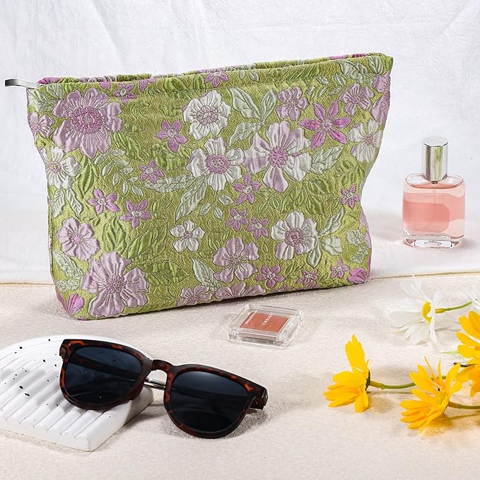 Flower Makeup Bag Travel Large Cosmetic Bag for Women Cute Purple Floral Makeup Pouch Zipper Cosmetic Pouch for Purse Aesthetic Green Skincare Organizer Bag Portable Toiletry Bag
