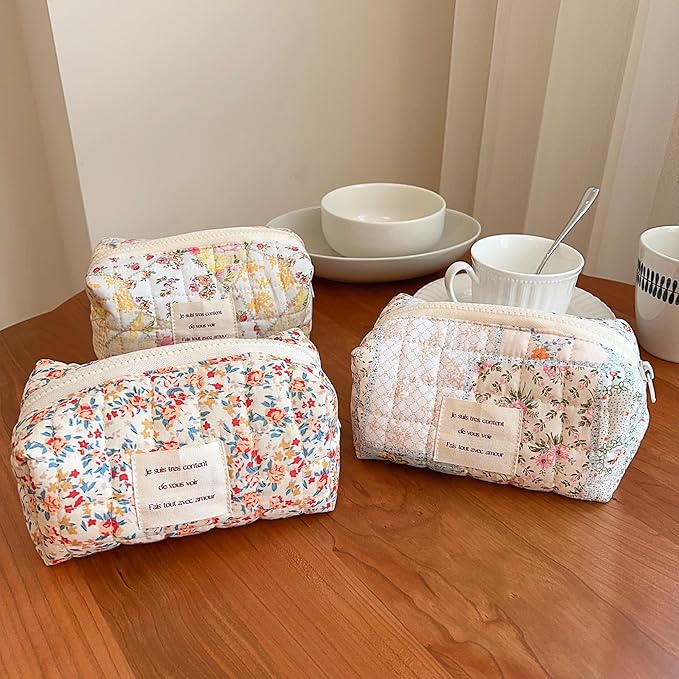 Floral Makeup Bag Small Cotton Quilted Cosmetic Makeup Bag Organizer, Aesthetic Portable Pouch Purse Toiletry Bag for Women Girls Travel accessories (Red Floral-S)