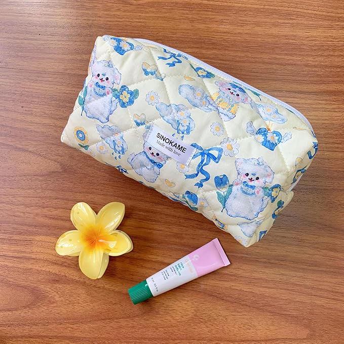Small Makeup Bag,Cotton Quilted Cosmetic Bag Travel Toilery Organizer Pouches Coqutee Puppy Dog Bow Aesthetic Bag for Women Gifts,Puppy Core