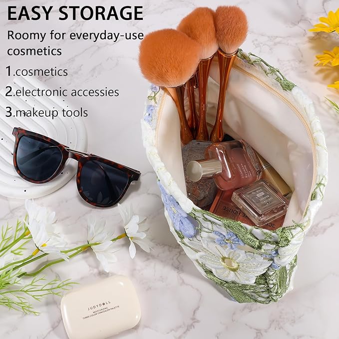 ZLFSRQ Lace Flower Makeup Bag Travel Cute Floral Cosmetic Bags for Women Large Toiletry Pouch Zipper Cosmetic Pouch for Purse Aesthetic Make up Organizer Bag Portable Toiletry Bags