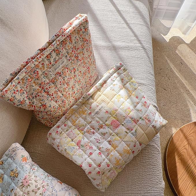 Floral Makeup Bag Large Cotton Quilted Cosmetic Makeup Bag Organizer, Aesthetic Portable Pouch Purse Toiletry Bag for Women Girls Travel accessories (Beige Floral-L)