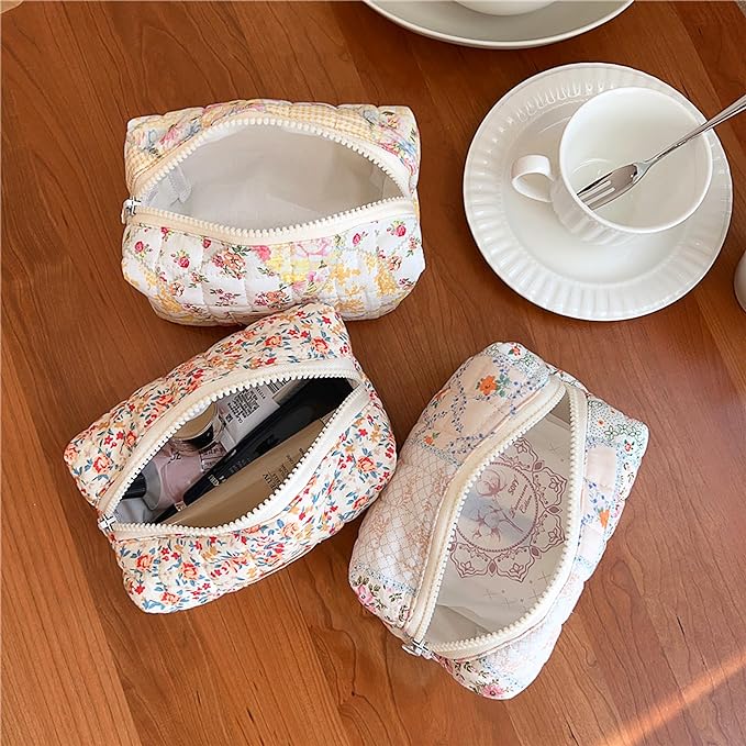 Floral Makeup Bag Small Cotton Quilted Cosmetic Makeup Bag Organizer, Aesthetic Portable Pouch Purse Toiletry Bag for Women Girls Travel accessories (Red Floral-S)