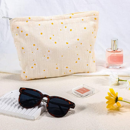 Daisy Flower Makeup Bag Travel Large Floral Cosmetic Bags for Women Cute Makeup Pouch Zipper Cosmetic Pouch for Purse Aesthetic White Makeup Organizer Bag Portable Toiletry Bag