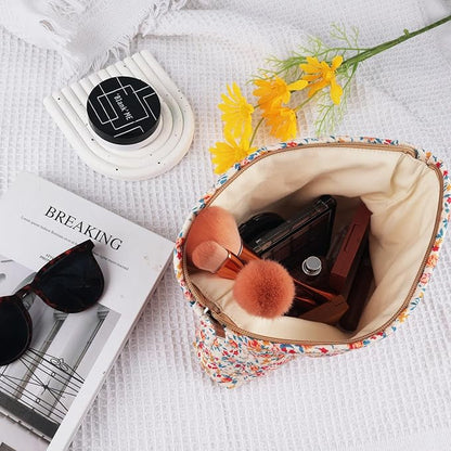 Cotton Quilted Makeup Bag for Women Coquette Floral Cosmetic Bag Cute Zipper Cloth Makeup Pouch for Purse Trendy Aesthetic Orange Flower Makeup Bag Travel Skincare Toiletry Bag Organizer