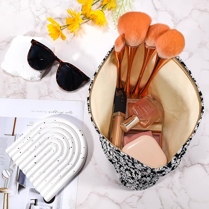 Flower Makeup Bag Travel Large Cosmetic Bag for Women Cute Cotton Makeup Pouch Zipper Cosmetic Pouch for Purse Aesthetic Black Floral Make up Organizer Bag Portable Toiletry Bags